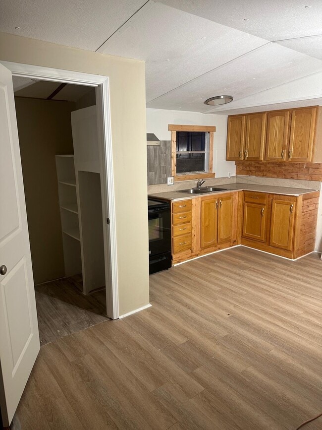 Building Photo - Bryson Mobile Home