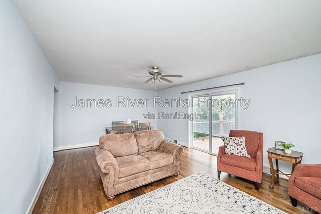 Building Photo - 633 Sandusky Dr