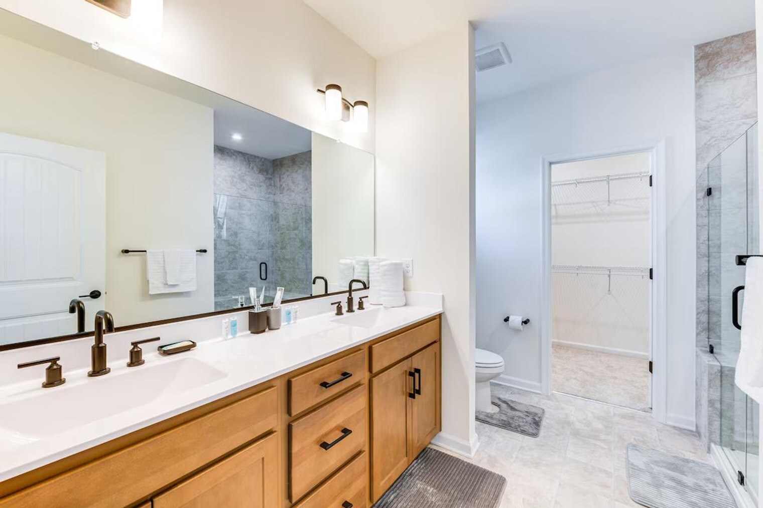 Building Photo - 8749 Bethany Crk Ave