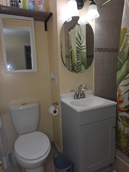 Building Photo - 2407 Saint Louis Dr