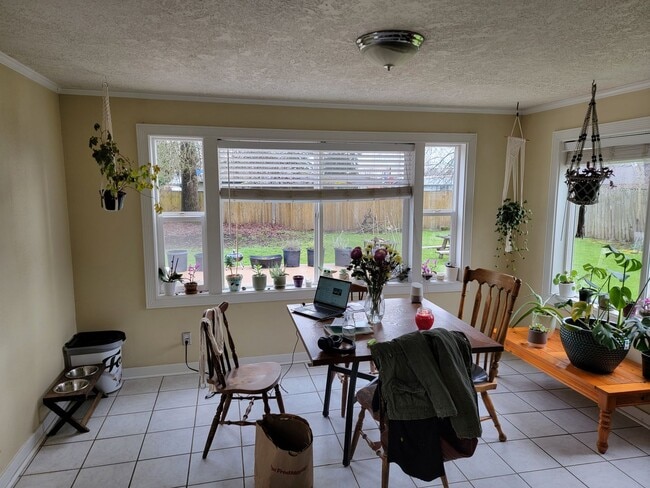 Building Photo - Beautiful 5 Bed, 2 Bath Single-Family House with Large Fenced Backyard Close to OSU!