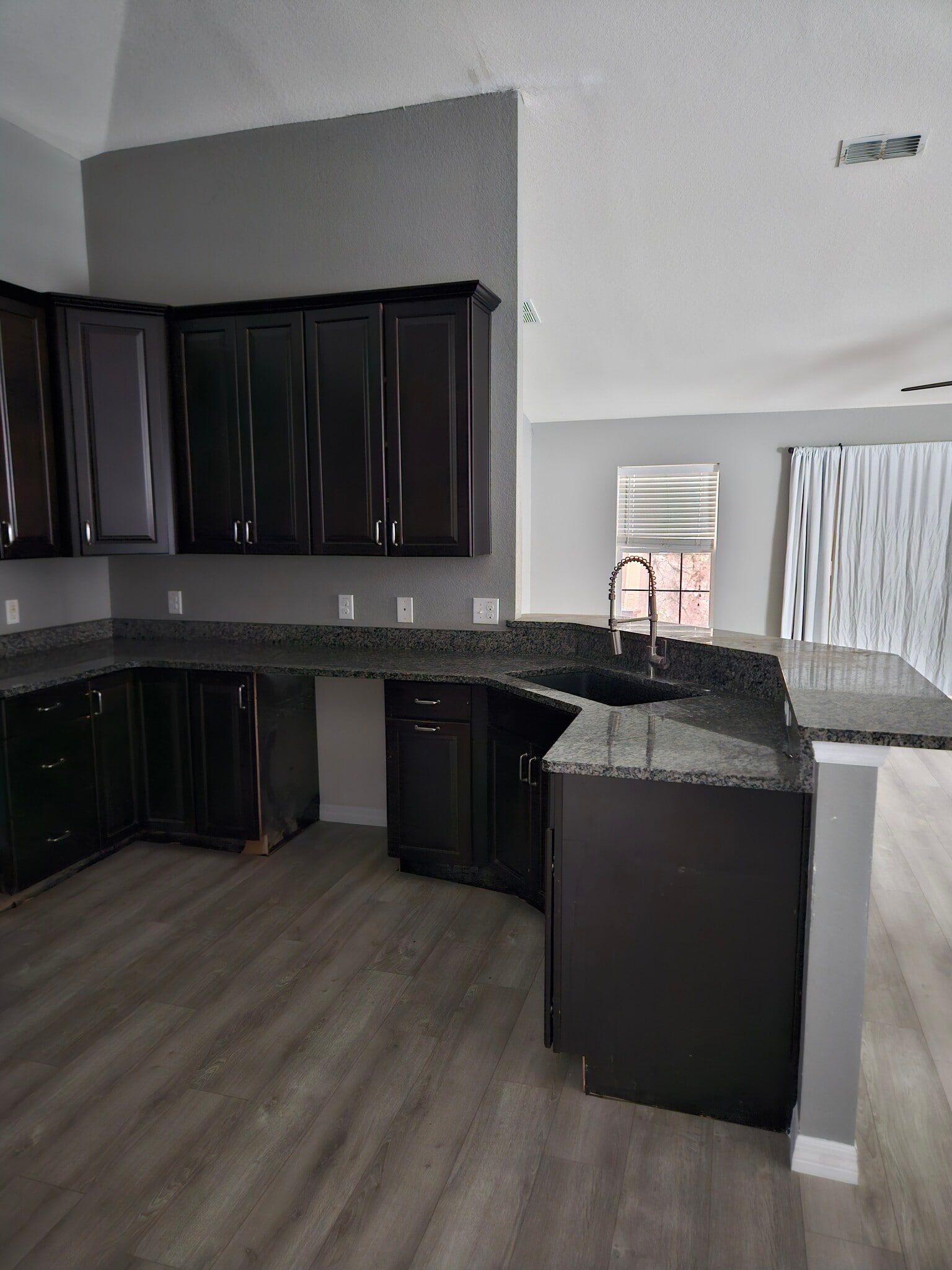 Building Photo - 455 Peter Pan Blvd