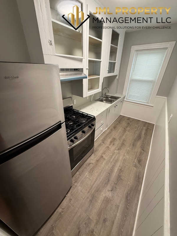 Building Photo - 117 Irving St