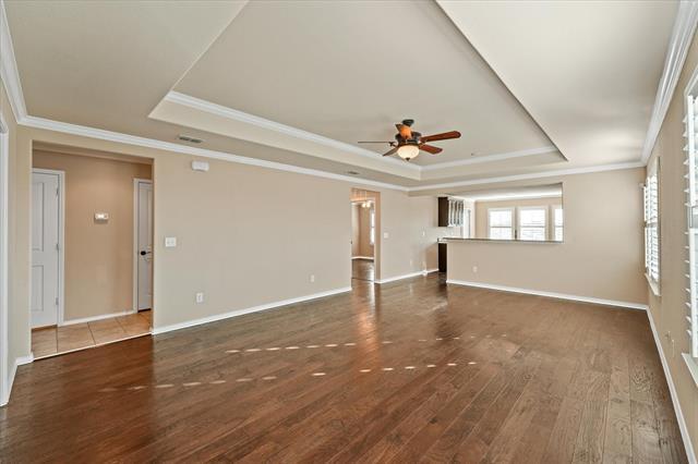 Building Photo - 245 Mariposa Ln