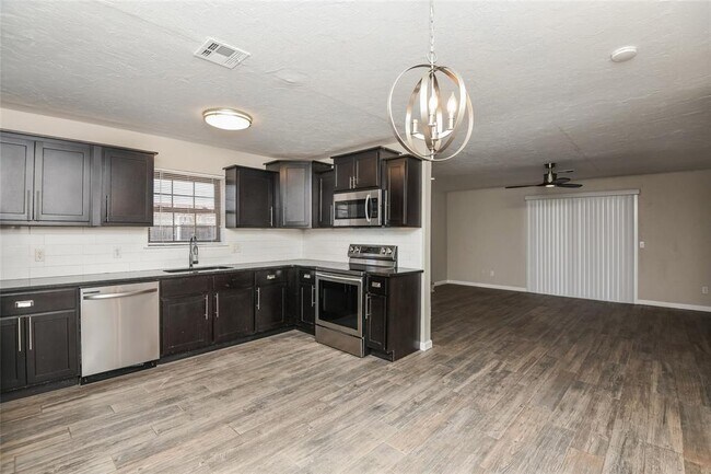 Building Photo - 5713 NW 33rd St