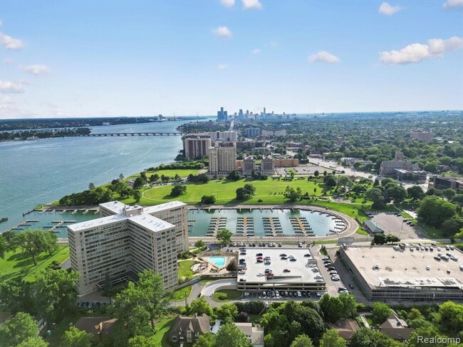 Building Photo - 8900 E Jefferson Ave