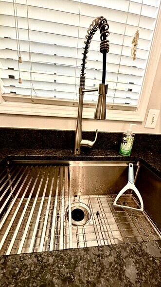 Building Photo - 1903 Malone Rd