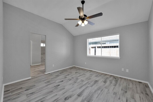 Building Photo - 2306 Piddler Dr