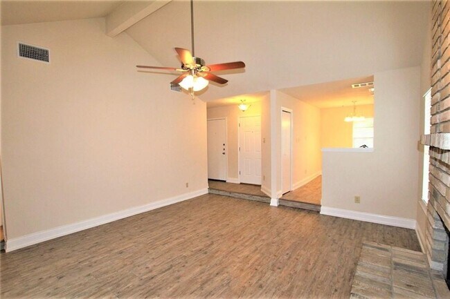 Building Photo - 605 Elder Way