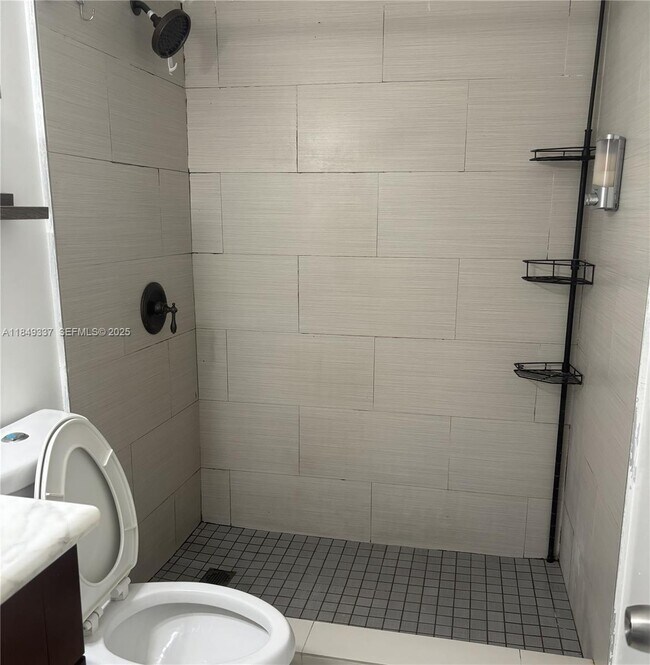 Building Photo - 8007 W 6th Ave