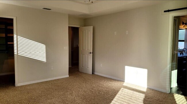 Building Photo - 7905 Iceland Gull Street