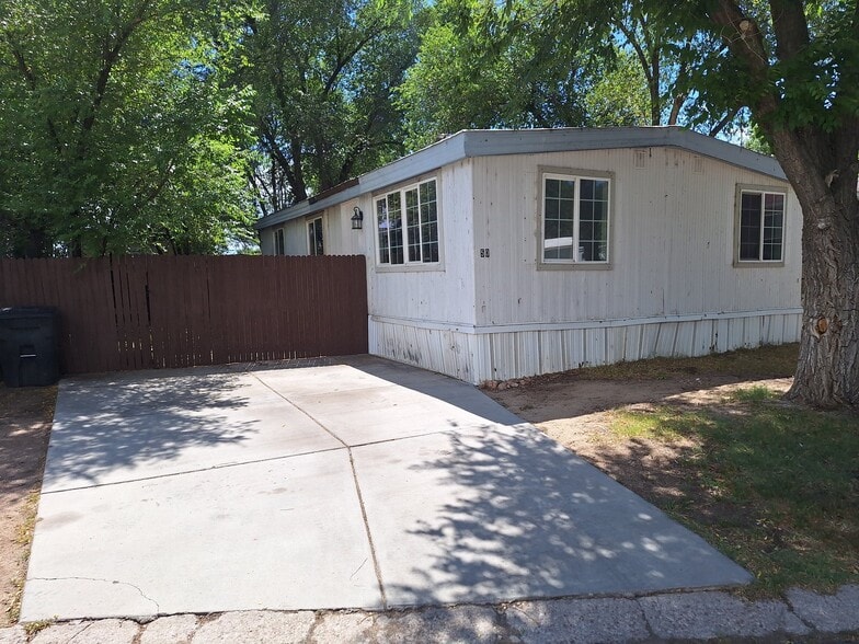 Building Photo - 512 Windsor Ln