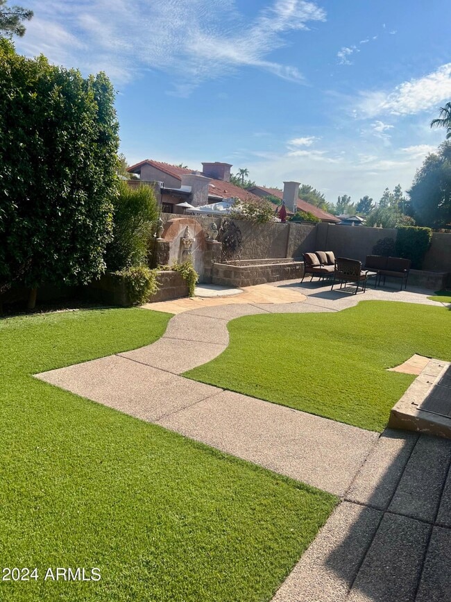 Building Photo - 321 E Aspen Way