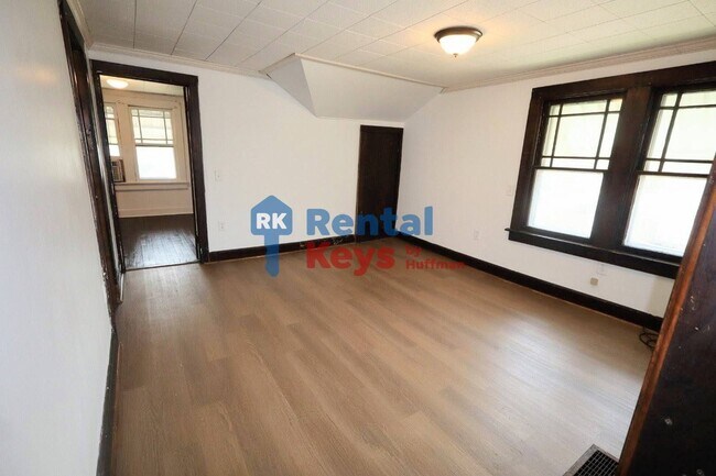 Building Photo - 2600 N Heidelbach Ave