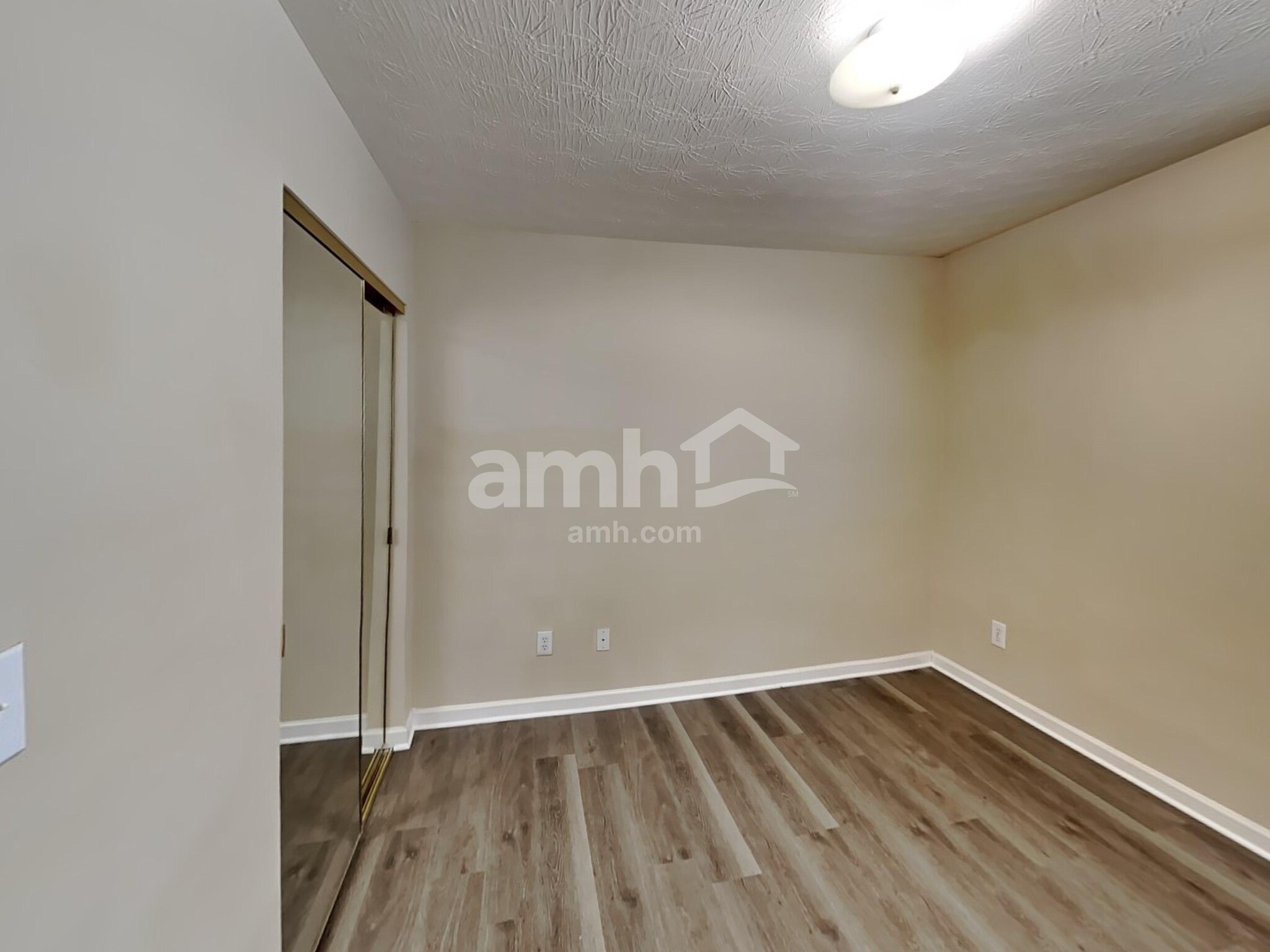 Building Photo - 204 Arrowhead Dr