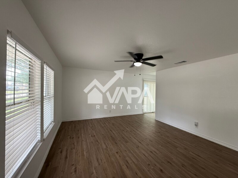 Building Photo - 4743 Swann Ln