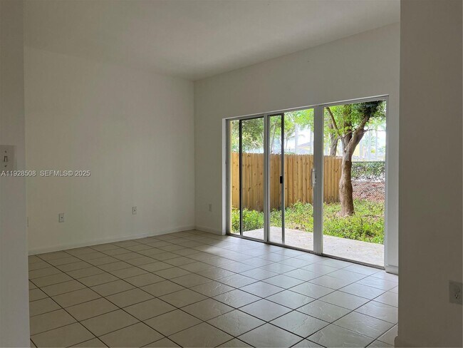 Building Photo - 3334 NE 3rd Dr