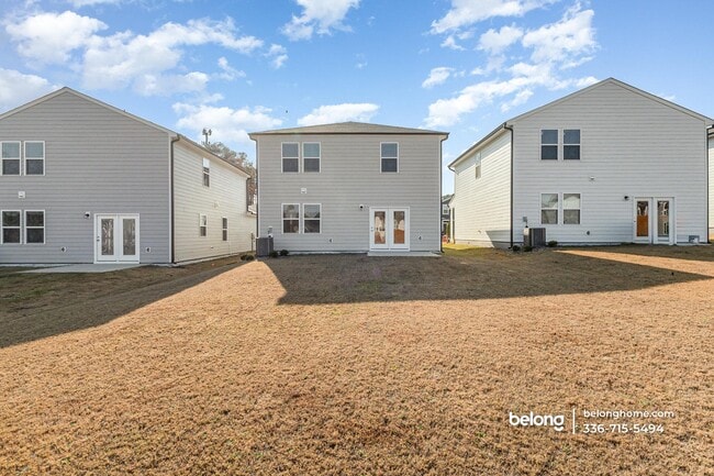 Building Photo - 1425 Rhodes Pond St