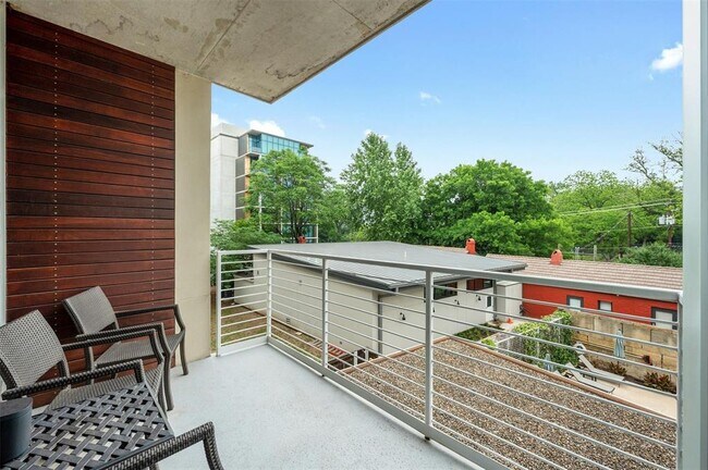 Building Photo - 210 Lee Barton Dr