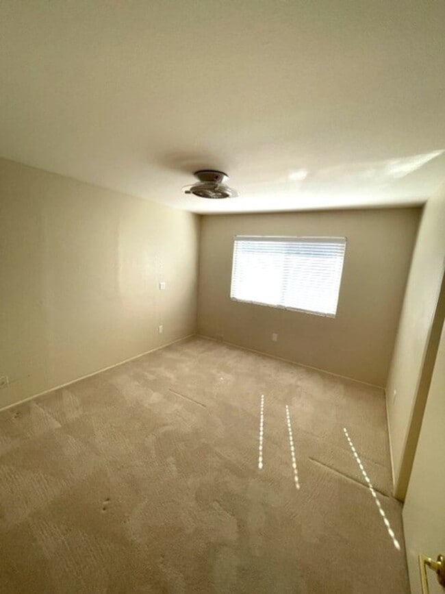 Building Photo - 526 Trailridge Dr