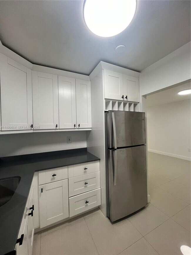 Building Photo - 17255 SW 95th Ave