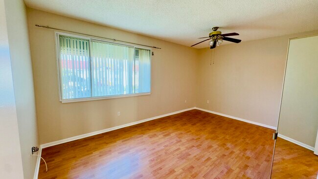 Building Photo - 107 Half Moon Cir