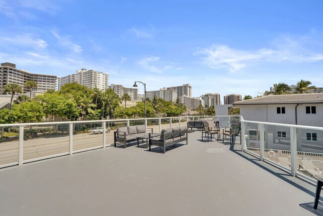Building Photo - 3821 N Ocean Blvd