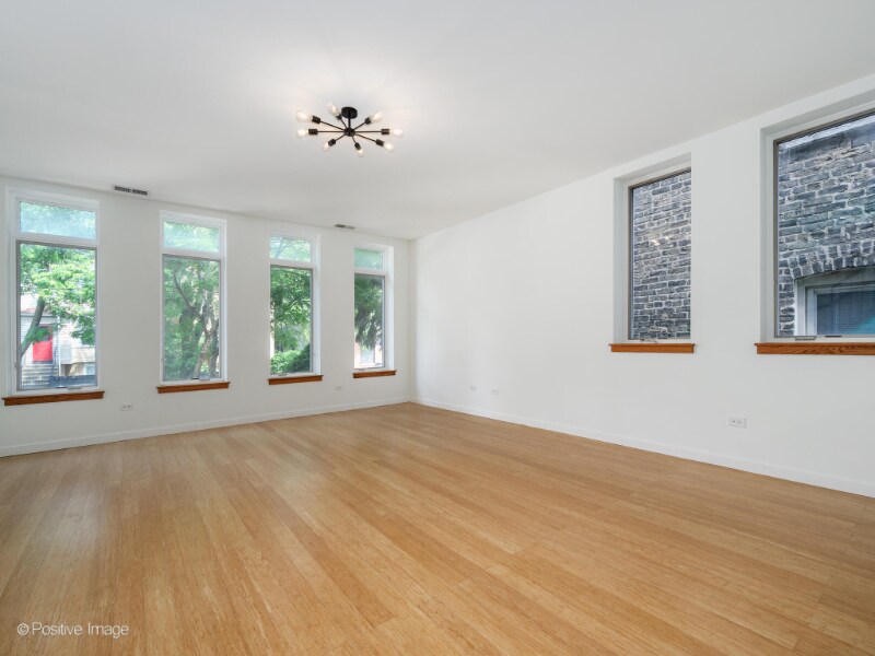 Building Photo - 840 N Wolcott Ave