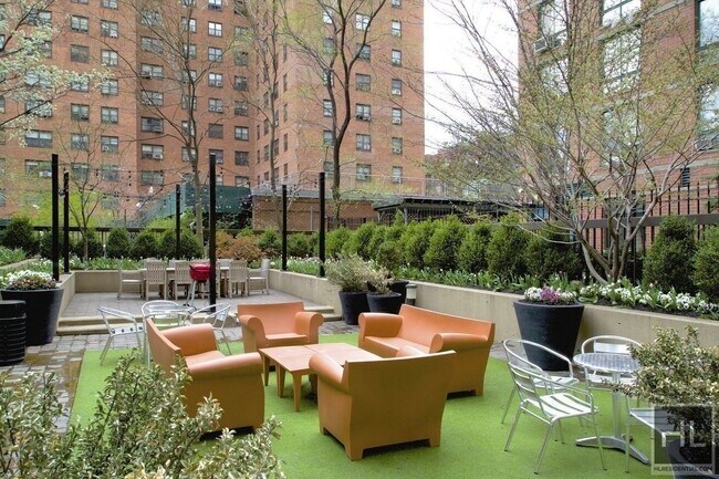 Building Photo - WEST 90 STREET