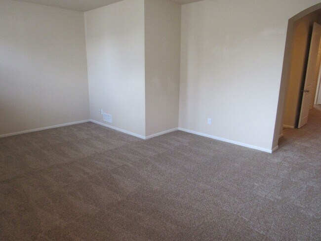 Building Photo - Immaculate Upscale Townhome in fantastic location in Arvada