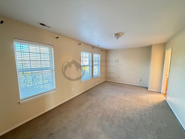 Building Photo - Great Location in Canby-Ready to Rent