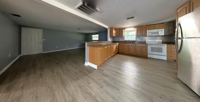 Building Photo - 8240 Krag Dr