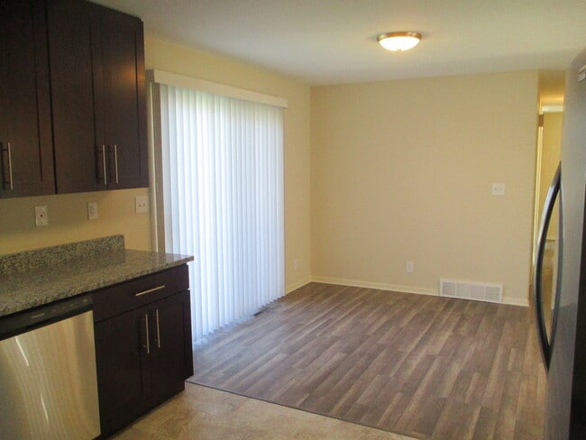 Building Photo - 514 Iona Ln