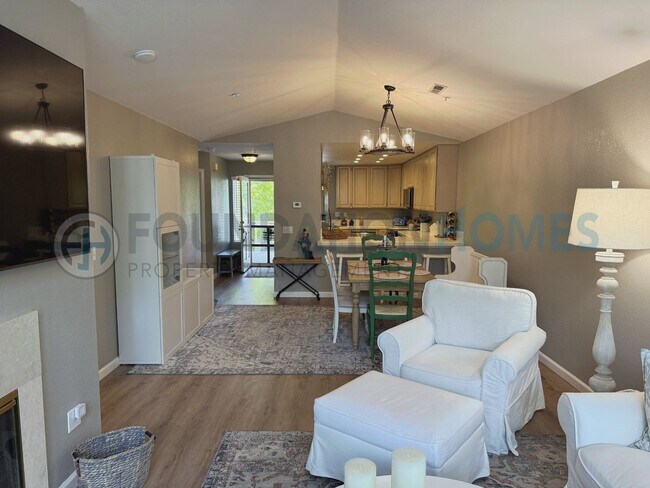 Building Photo - 38 Bridle Path Ln