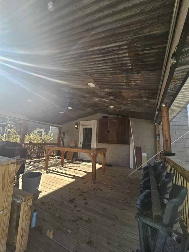 Building Photo - 93 N Rose Blvd