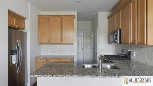 Building Photo - 95 Robeson St