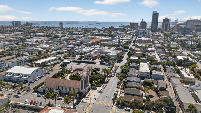 Building Photo - 521 Olive Ave