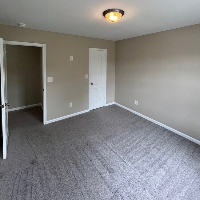 Building Photo - 15315 Edgewater Forest Ln