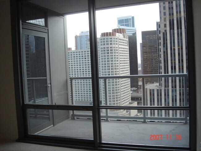 Building Photo - 240 E Illinois St