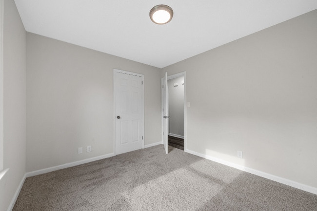 Building Photo - 712 Green Valley Ct