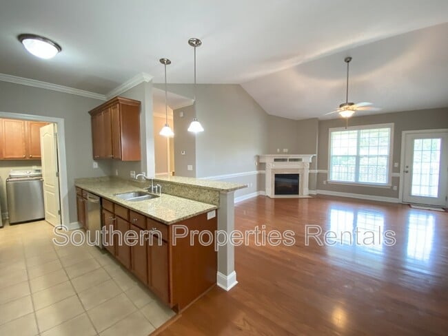 Building Photo - 411 Gallery Dr