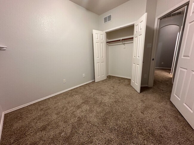 Building Photo - 5016 Springflower Dr