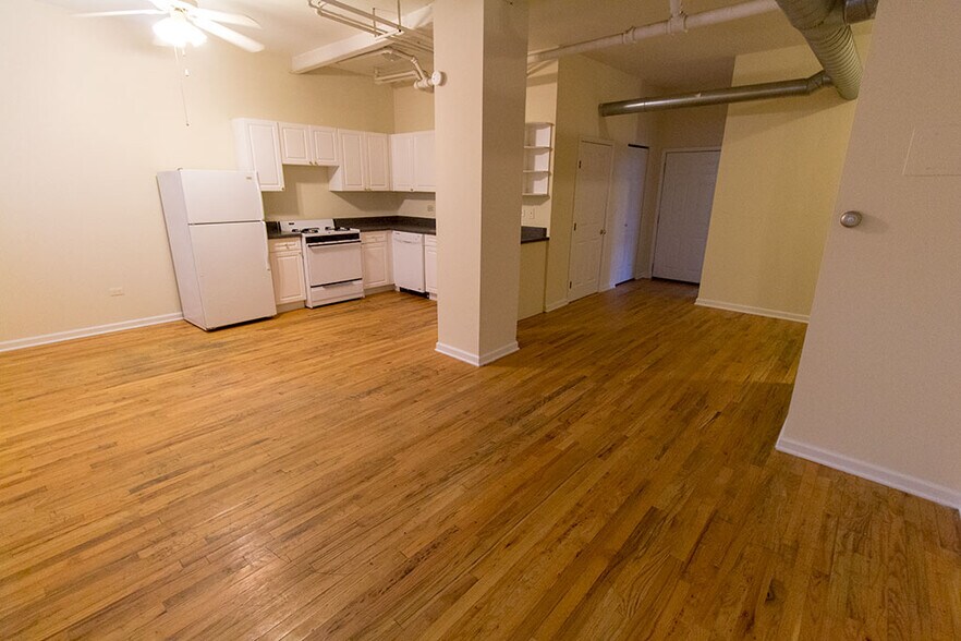 Building Photo - 1451 W Byron