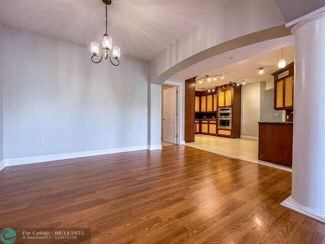 Building Photo - 4241 N Ocean Blvd