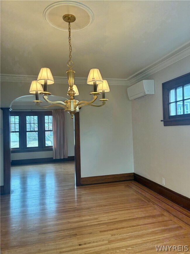 Building Photo - 385 Berryman Dr