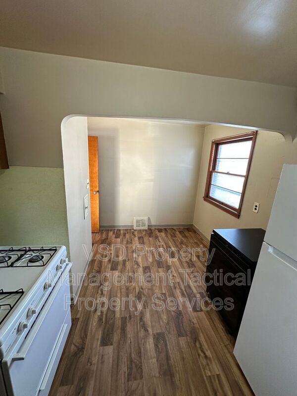 Building Photo - 10301 Granger Rd