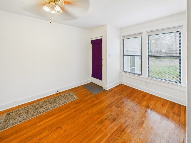 Building Photo - 1206 E 30th St