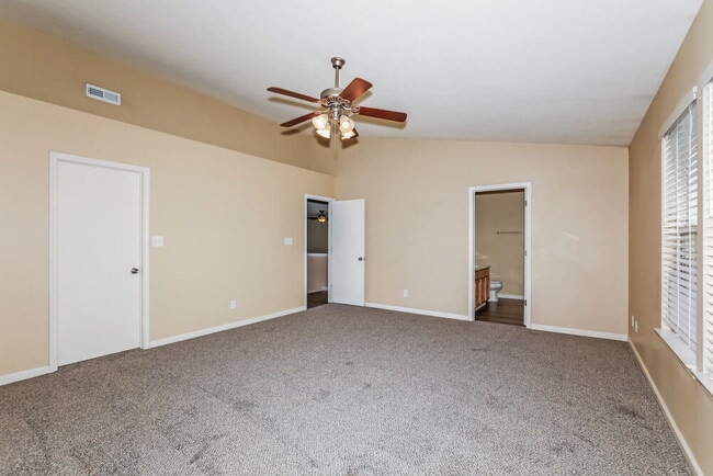 Building Photo - 14988 Lovely Dove Ln