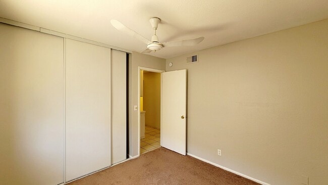 Building Photo - 7123 Clearwater Ave