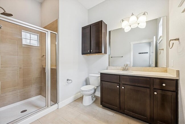 Building Photo - 2520 Bluebonnet Ln